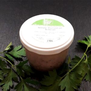 Streichwurst im Glas auf Petersilie